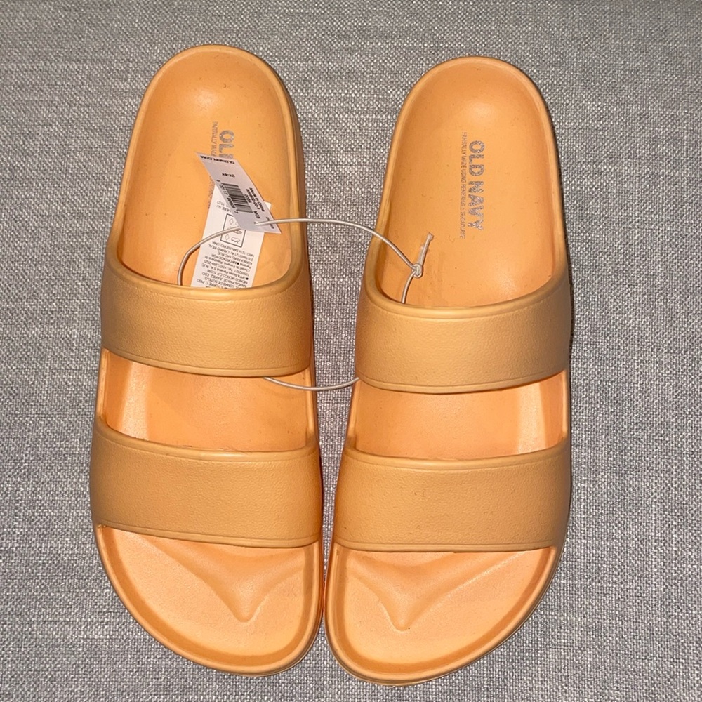 NWT Old Navy Girls Youth Size 3 Orange Slide Sandals